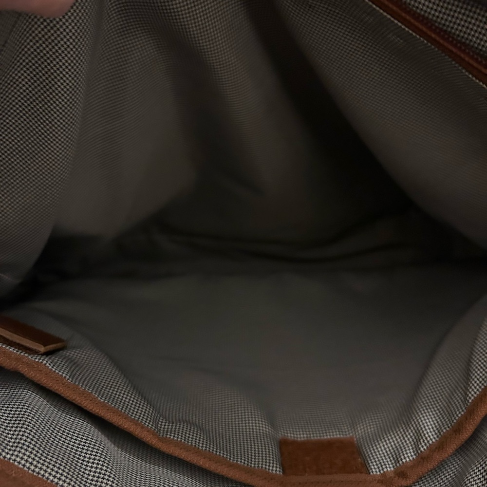 Brown Shoulder Bag with Leather Material and Structured Design - Picture 6 of 13